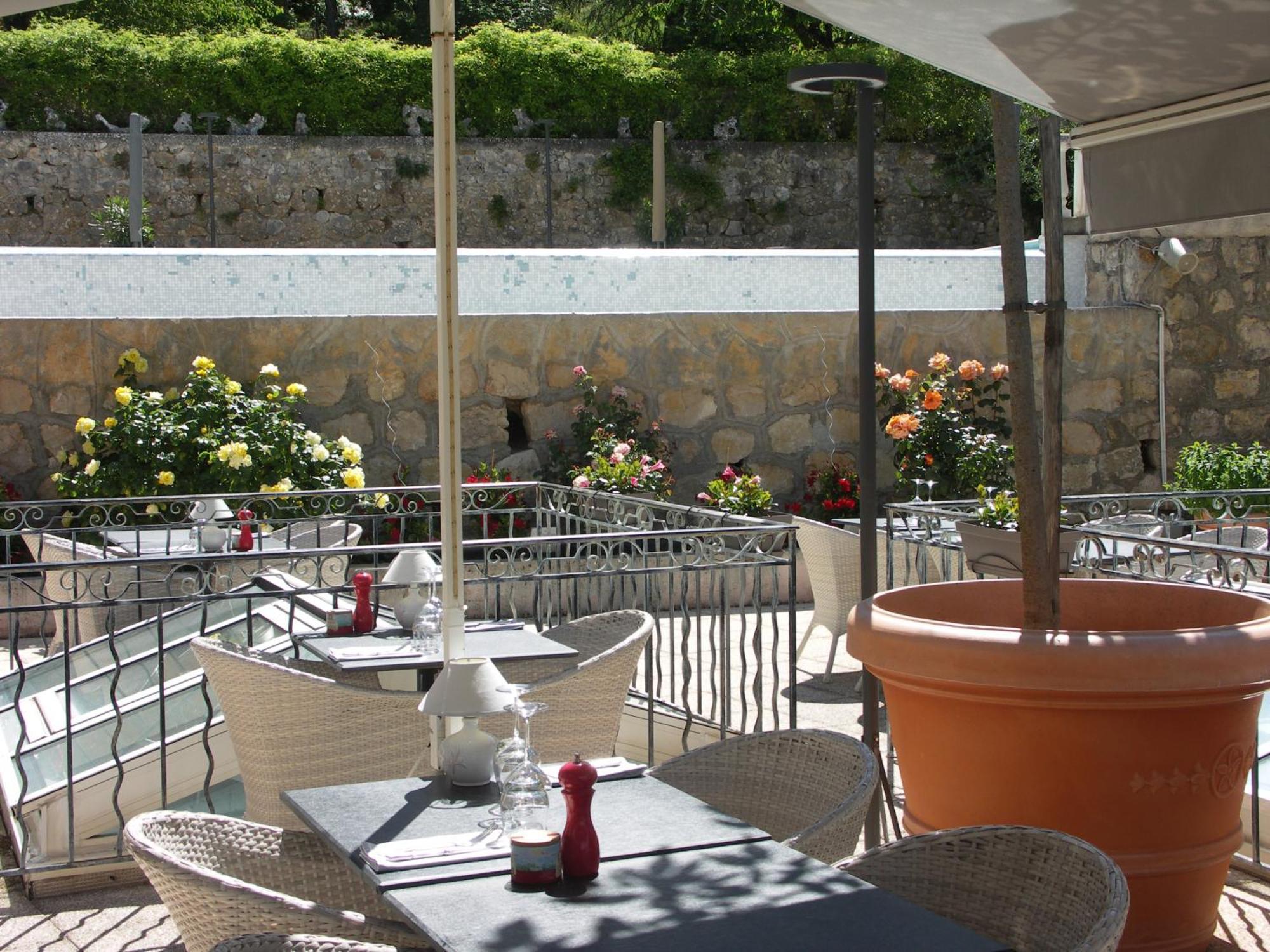 Hotel La Bonne Auberge 무스티에생마리 외부 사진