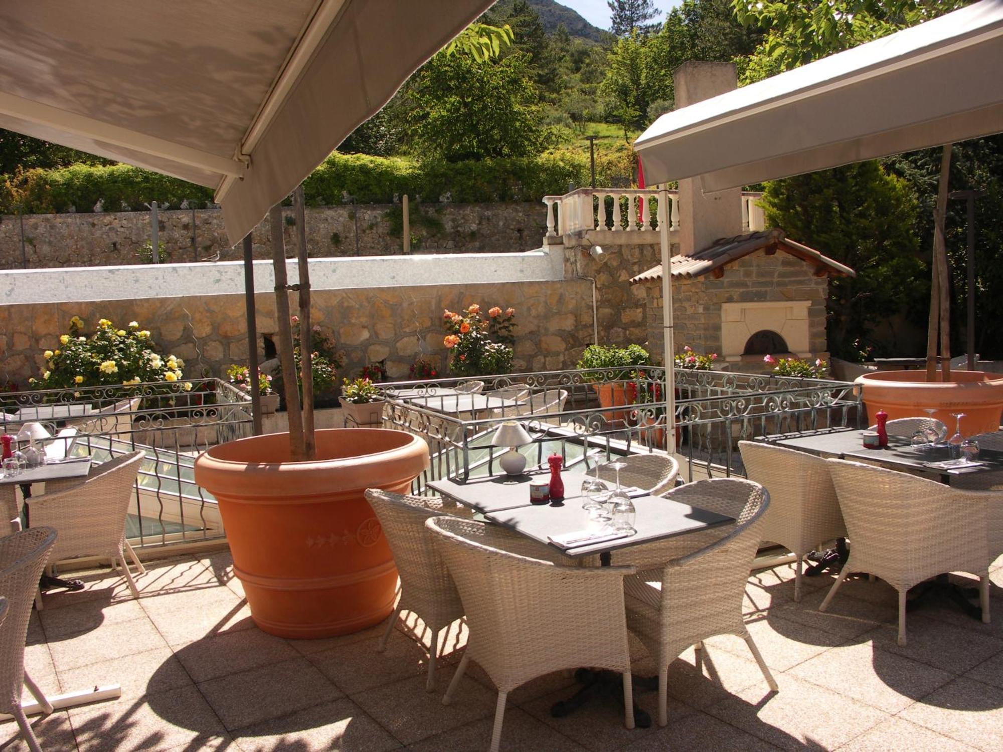 Hotel La Bonne Auberge 무스티에생마리 외부 사진